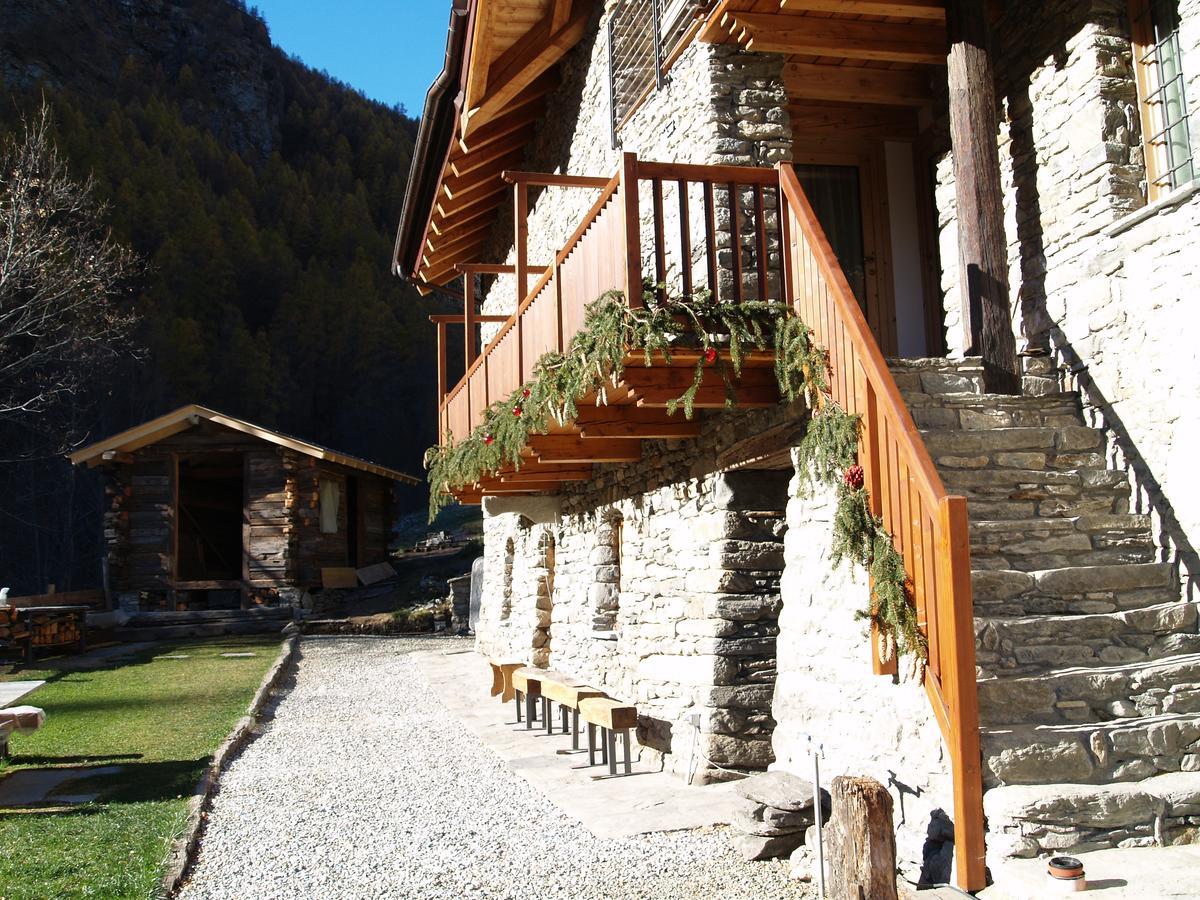 Nuit A Pleiney Bed & Breakfast Saint-Rhemy-En-Bosses Exterior photo