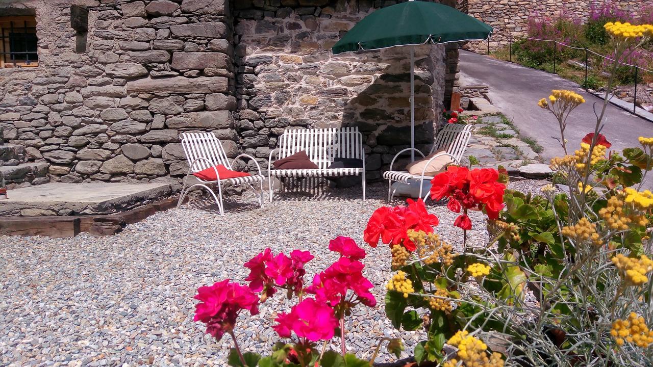 Nuit A Pleiney Bed & Breakfast Saint-Rhemy-En-Bosses Exterior photo