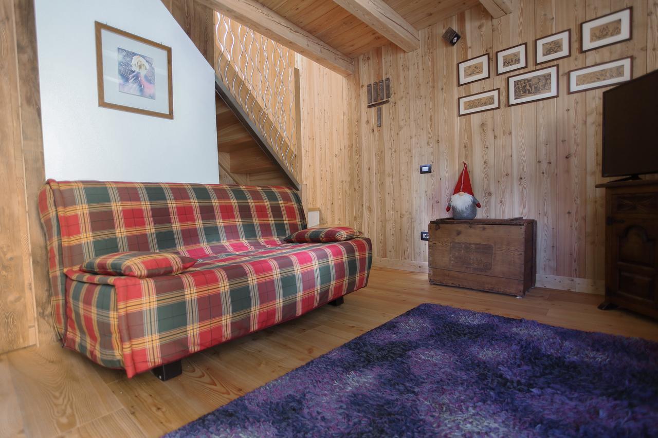 Nuit A Pleiney Bed & Breakfast Saint-Rhemy-En-Bosses Exterior photo