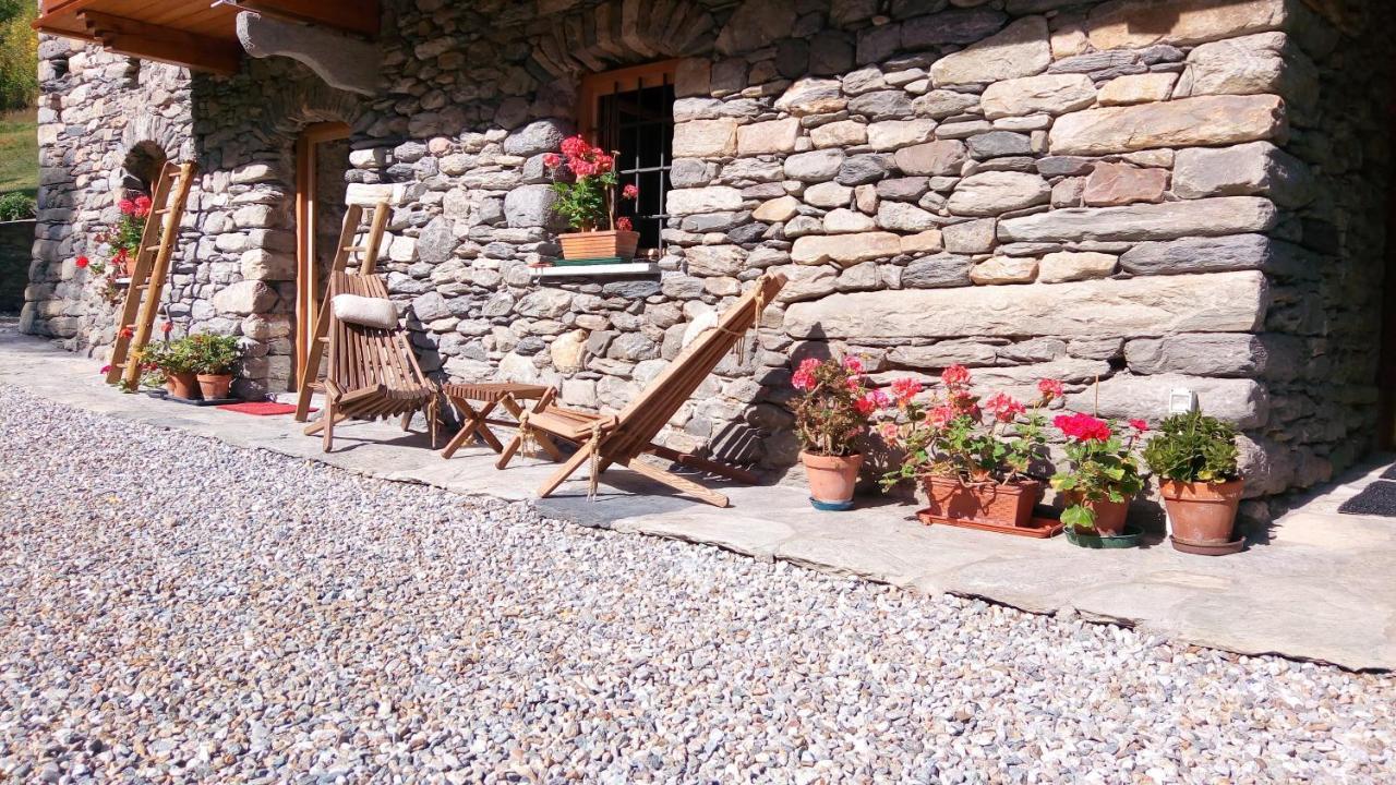 Nuit A Pleiney Bed & Breakfast Saint-Rhemy-En-Bosses Exterior photo